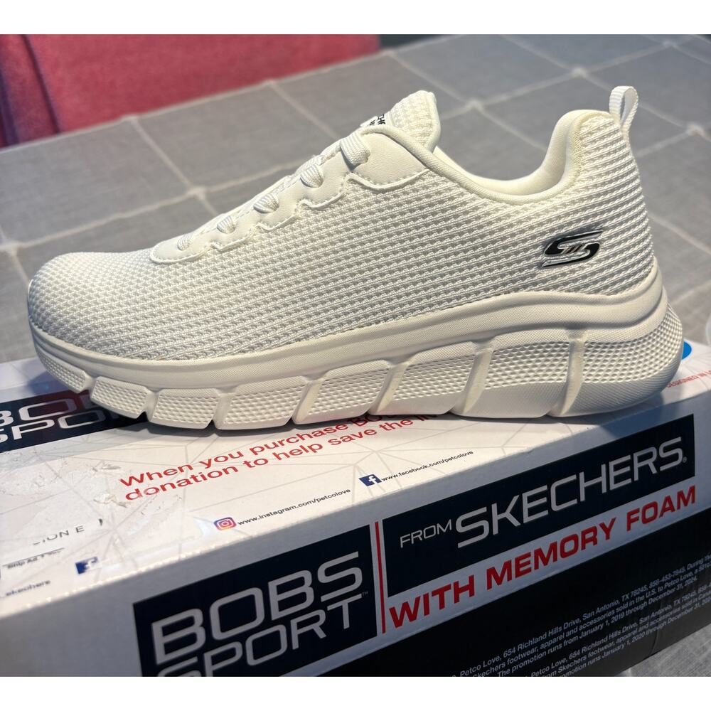 Skechers women's Bobs B Flex - Visionary Essence Sneaker 7.5 NIB